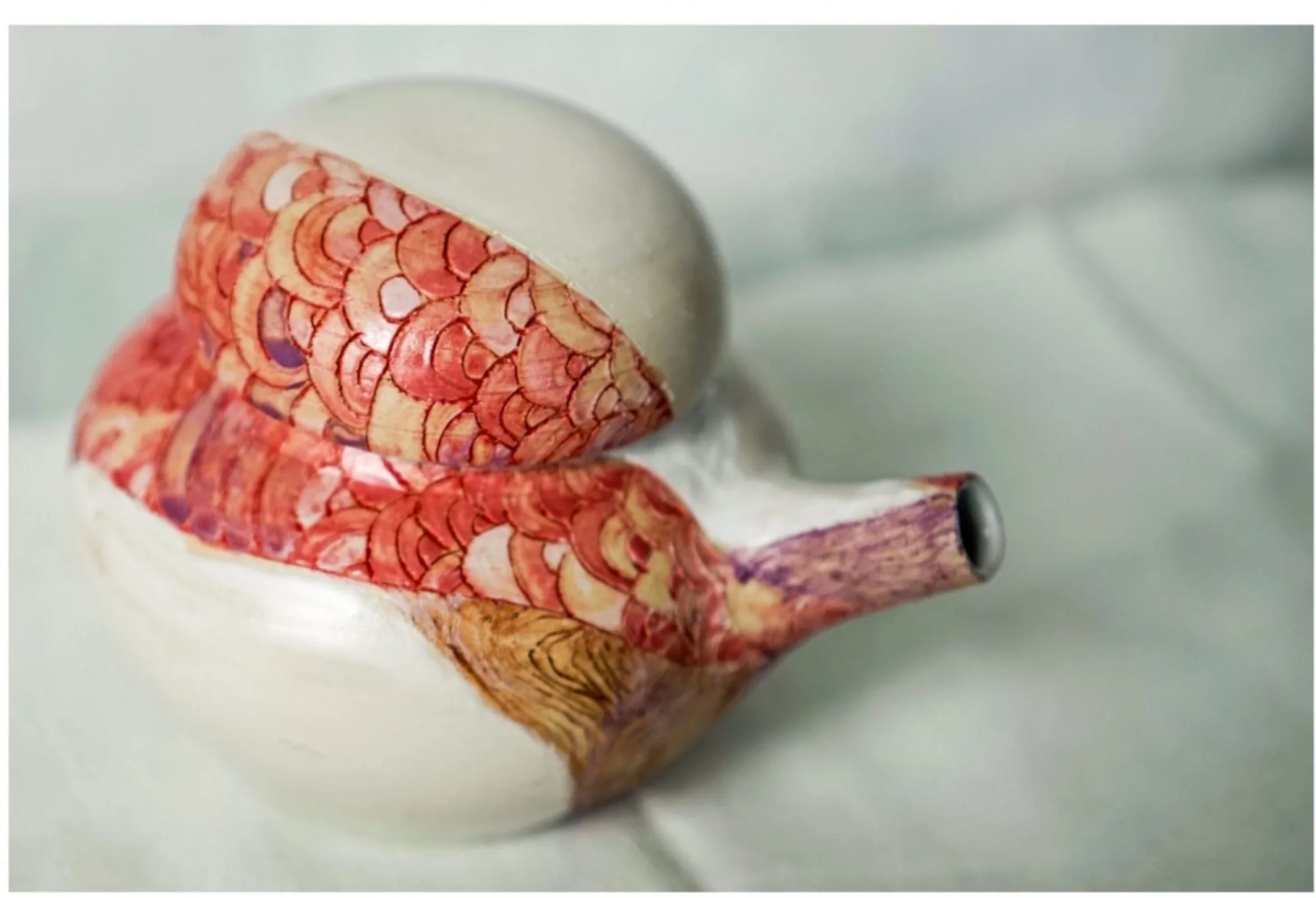 Théière solitaire en porcelaine blanche